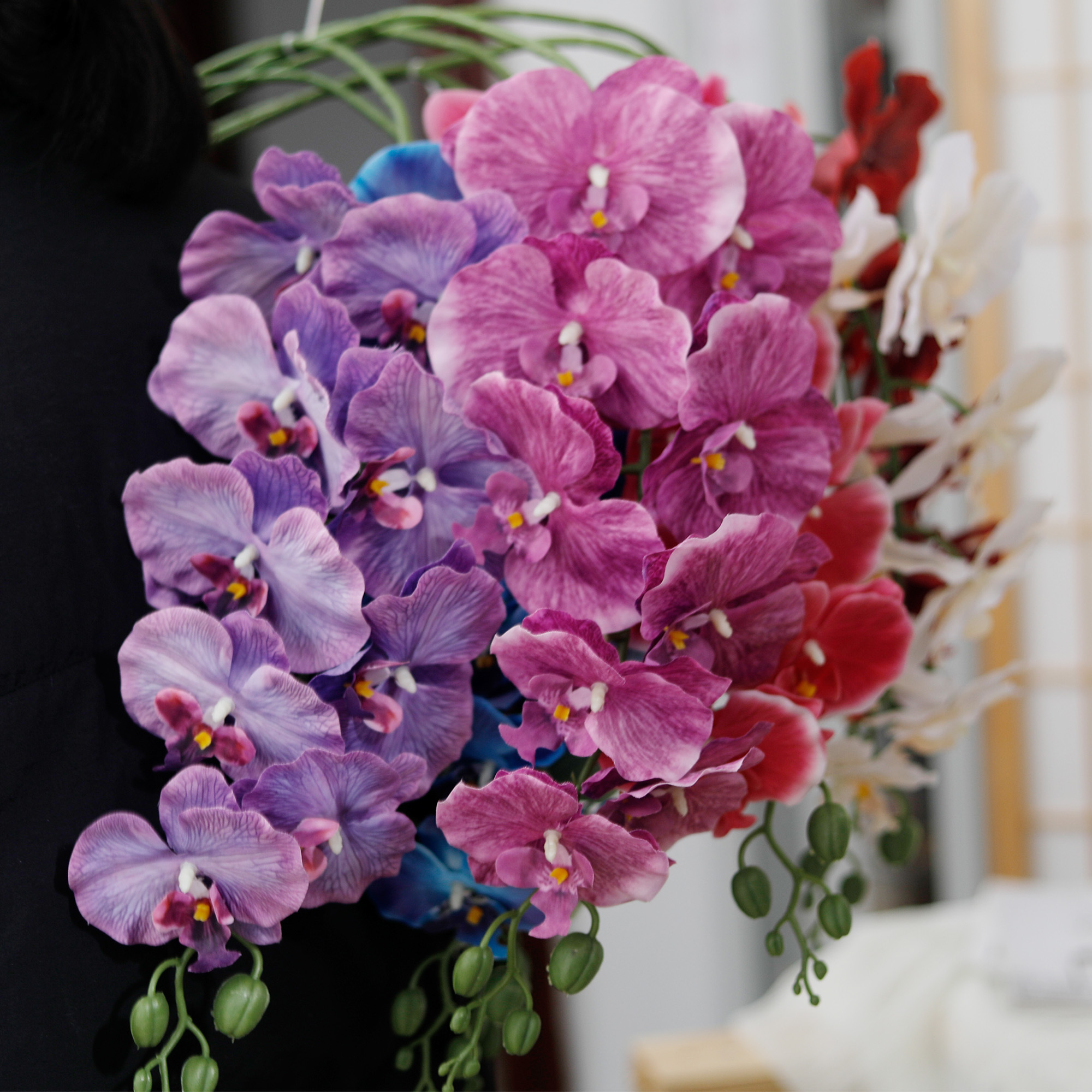 Long Branch Butterfly Orchids  – Christmas Wreath Fake recenzja i cena